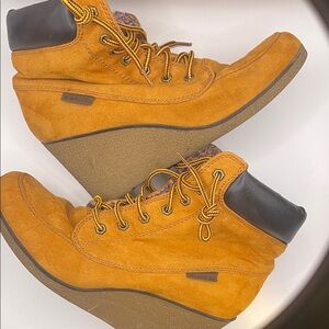 Rock & Candy By Gigi Suede Wedge Boots 9M